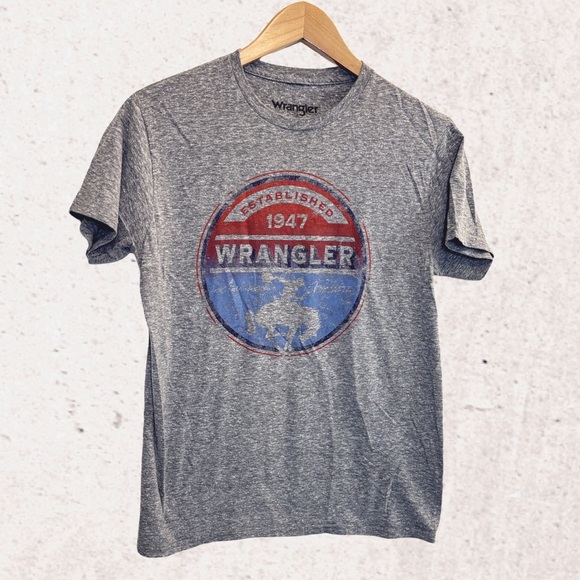 Wrangler Gray and Red Short Sleeve Tee with Graphic Design - Picture 1 of 4